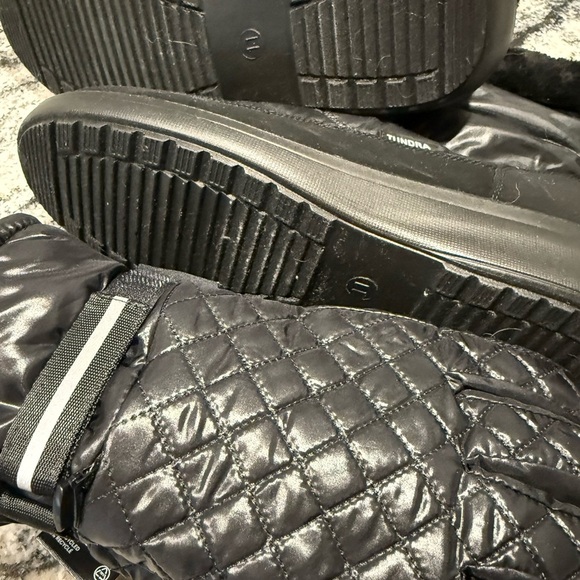 Winter boot and glove bundle! Two for one! Size 11 and gloves M-L. Waterproof! - Picture 6 of 11